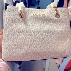 Michael Kors Teagan Large Logo Shoulder Bag